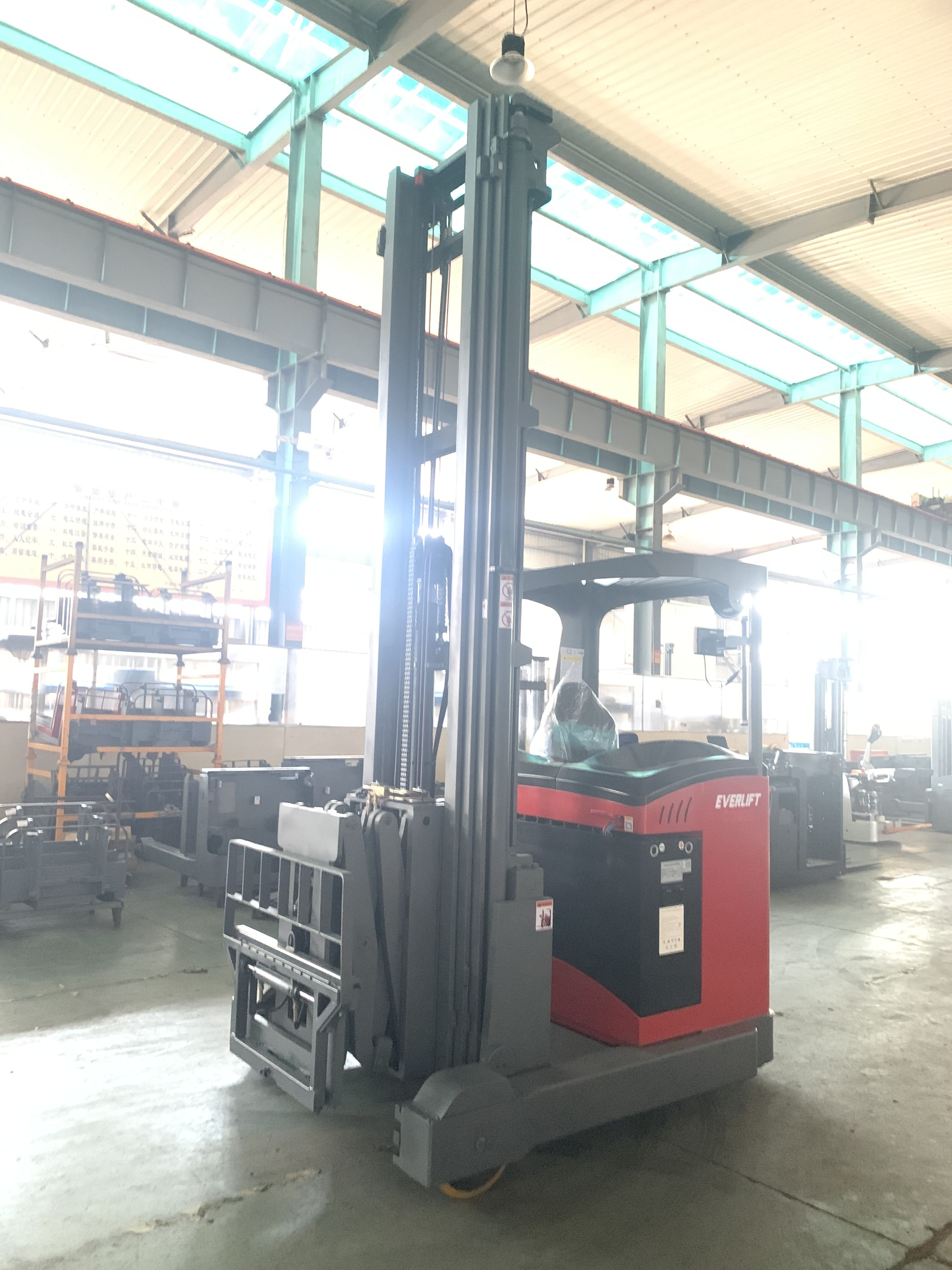 Everlift Double Deep Reach Truck Electric 1500kg 2000kg Scissor Forklift with 8m 10m Lifting