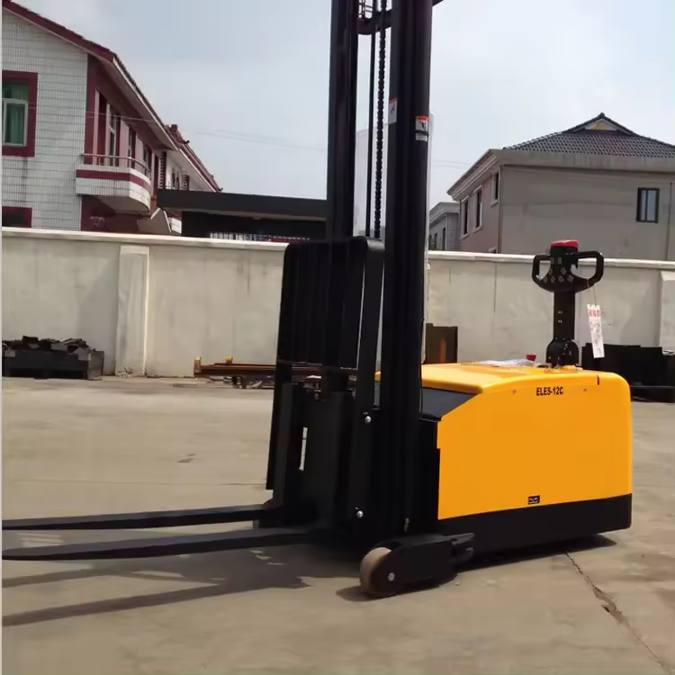 Everlift 1600KG Free Maintained Battery Electric Counter Balanced Pallet Stacker