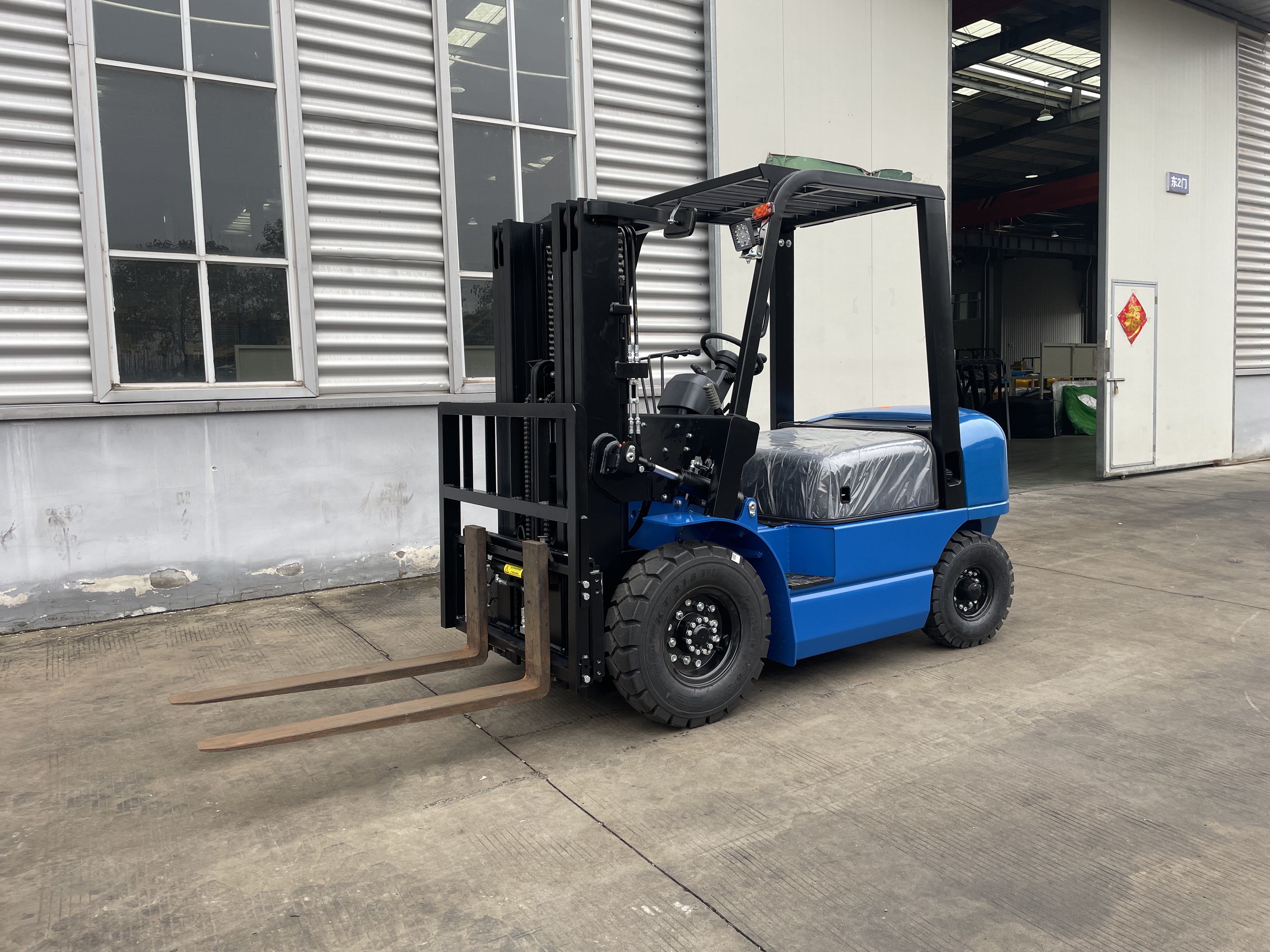 Everlift Diesel Forklifts FD20 2Ton 3m With Japanese Nissan ISUZU Mitsubishi Engine Forklift Truck