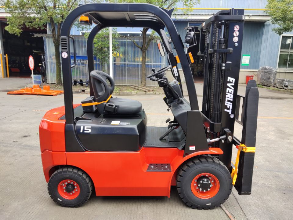 Everlift Diesel Forklifts New 2Ton 3m With Japanese Nissan ISUZU Mitsubishi Engine Forklift Truck