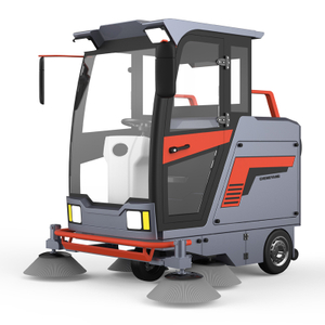 Everlift M-1900 Piloted Sweeper