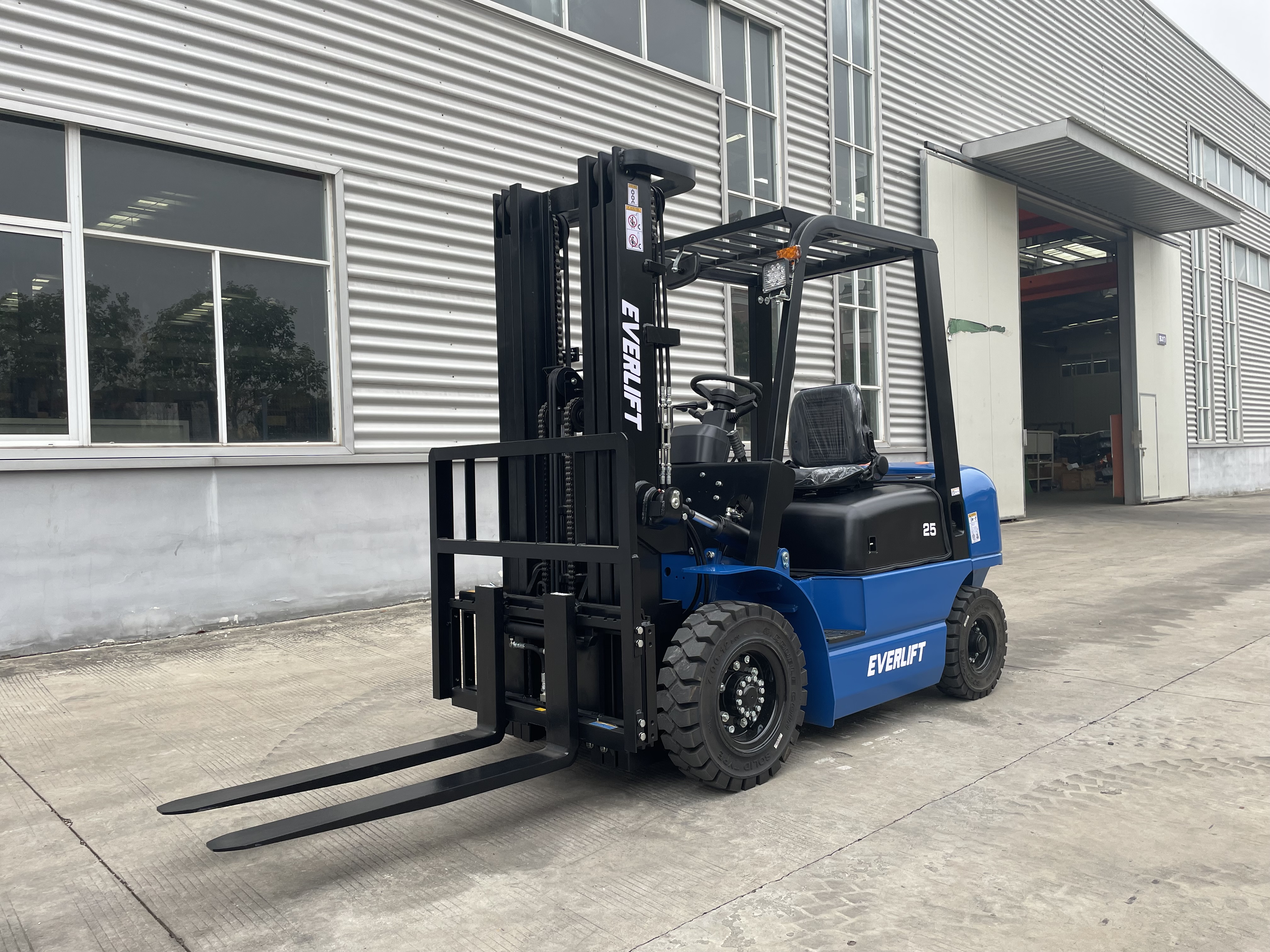 Everlift FG30 FG20 2ton 3ton LPG&Gasoline forklift truck Nissan engine propane forklift