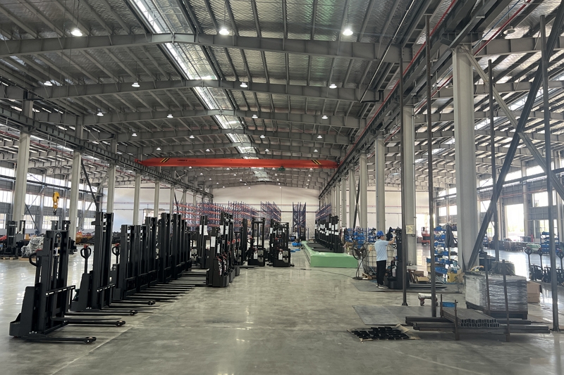 forklift manufacturer workshop2