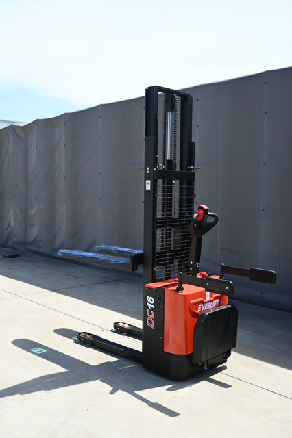Everlift 1500kg 2000kg 3M Pallet Lifter Battery Power Stacker Forklift with Stand on Platform Pedal