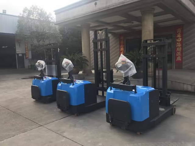 Everlift 800kgs Counterbalance Electric Stacker 2-stage Mast Lift Electric Stacker Factory Price Electric Stacker Price