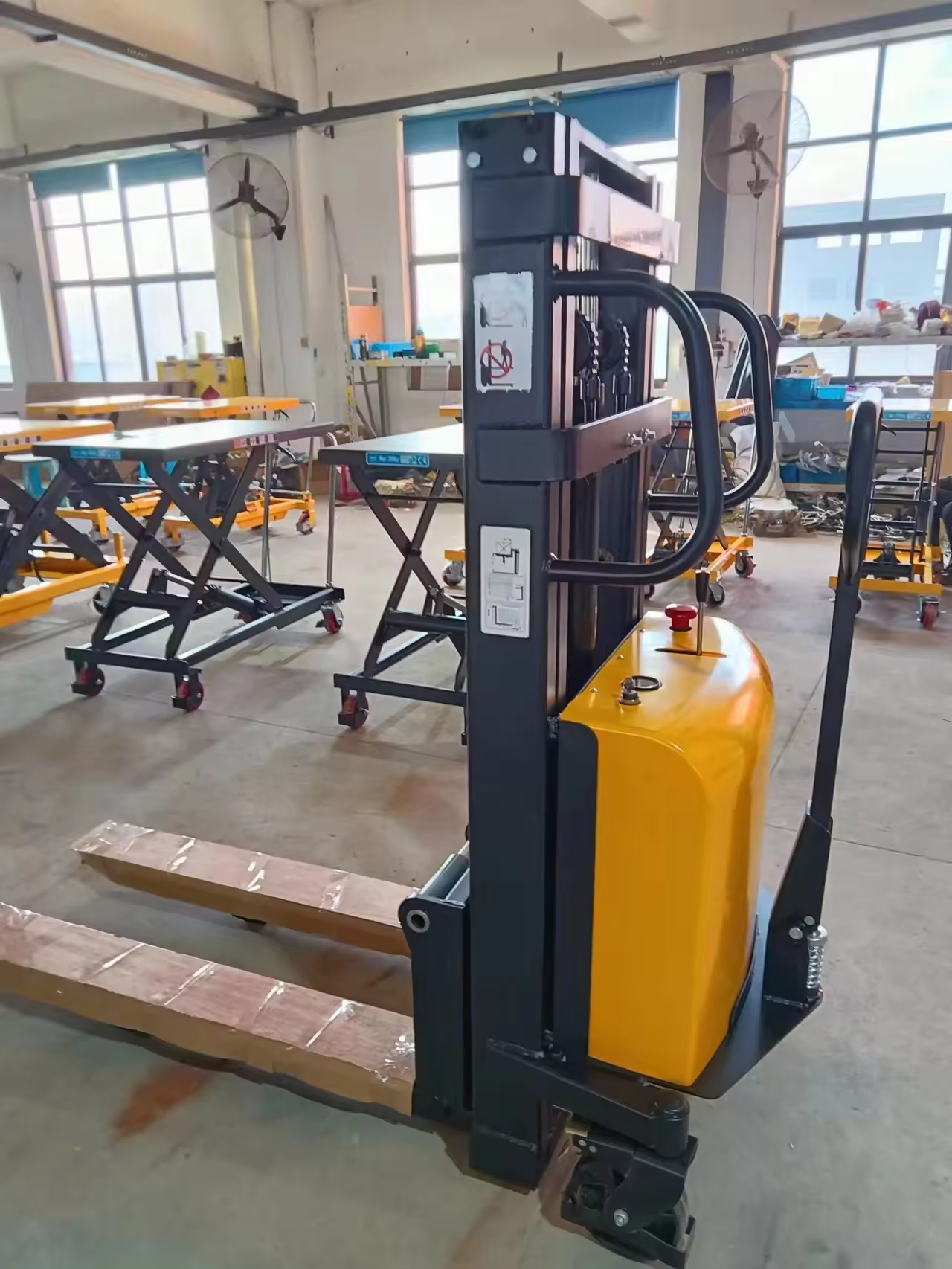 Everlift SEM 1t 1.5t 2t 1.6m-3.5m Pallet Stacker Semi-electric Pallet Stacker Walkie Stacker 