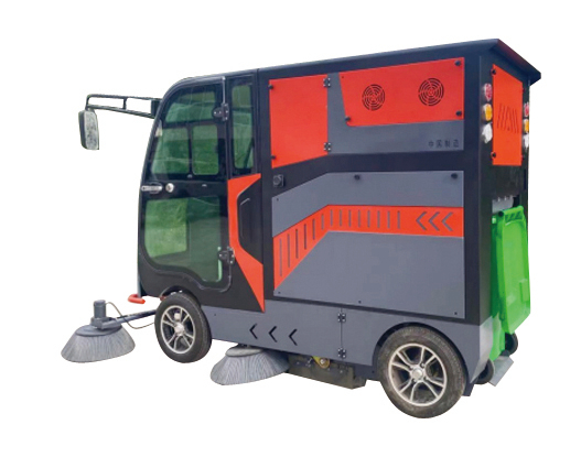 2024 Everlift M-2400 Four-Wheel Sweeper