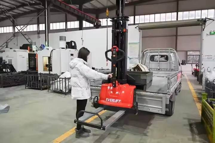 Everlift 1.3t 1.5t 1.3m 1.5m 1.6m Height Full Electric Self Lift Loading Stacker Portable Forklift Self Loading Container Use