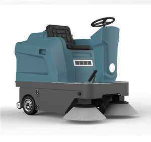 Everlift M-1250 Piloted Sweeper