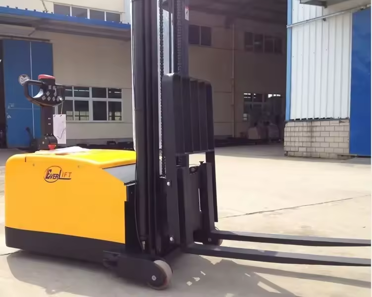 Everlift 1600KG Free Maintained Battery Electric Counter Balanced Pallet Stacker